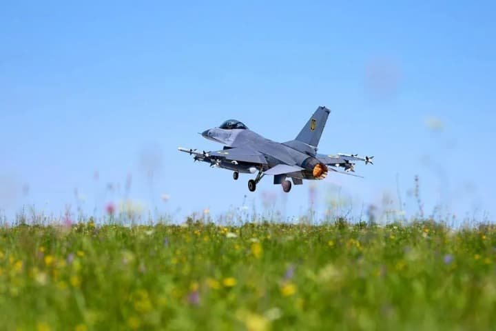 the-loss-of-a-pilot-and-an-airplane-general-staff-officially-confirms-f-16-crash