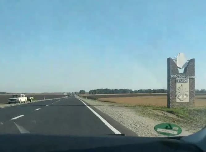 traffic-on-the-zolotonosha-cherkasy-smila-uman-highway-is-hampered-due-to-an-accident