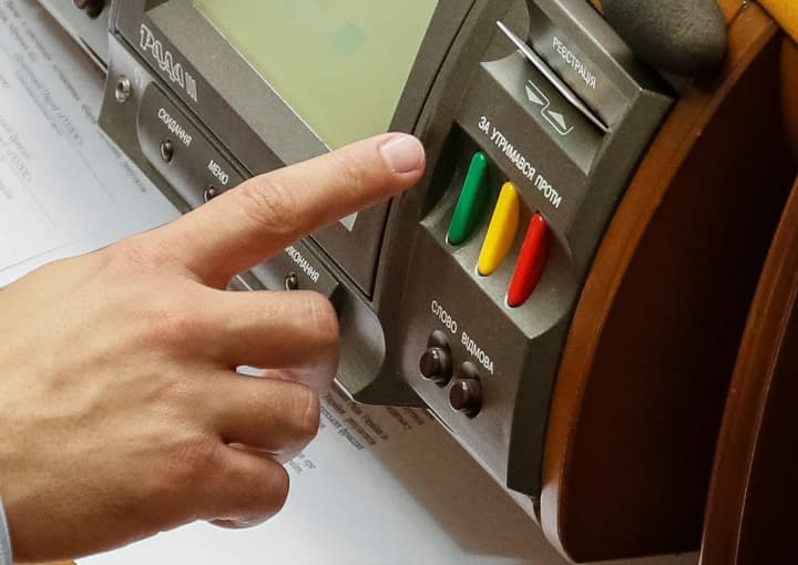 tax-increase-in-ukraine-mp-explains-what-it-means-to-shoot-down-amendment-no-988-during-the-voting-for-the-law