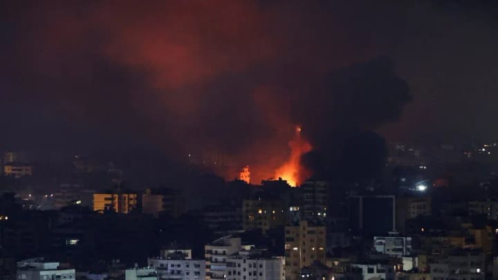 eskalatsiia-konfliktu-izrail-zavdav-aviaudariv-po-hazi-ta-beirutu-zahynulo-shchonaimenshe-68-liudei