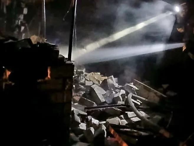 okkupanti-udarili-po-borovoi-na-kharkovshchine-povrezhdeno-adminzdanie-uchebnie-zavedeniya