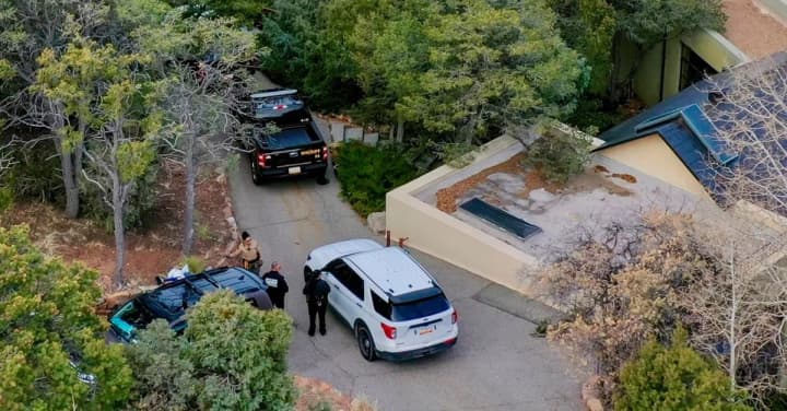 the-investigation-continues-an-open-bottle-of-pills-was-found-near-the-body-of-gene-hackmans-wife