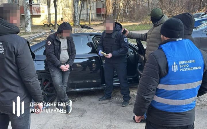 na-mykolaivshchyni-sudytymut-cholovika-yakyi-za-4500-dolariv-obitsiav-vidmazaty-vid-ttsk