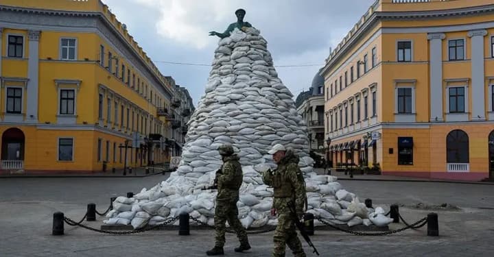 v-odesi-prolunav-vybukh-na-tli-balistychnoi-zahrozy--3