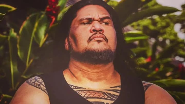 umer-akter-ozvuchivshii-devida-v-lilo-i-stich