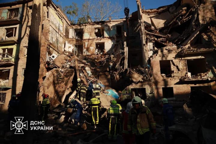 already-31-injured-in-kyiv-from-russias-night-attack-people-may-still-be-under-the-rubble-kcma