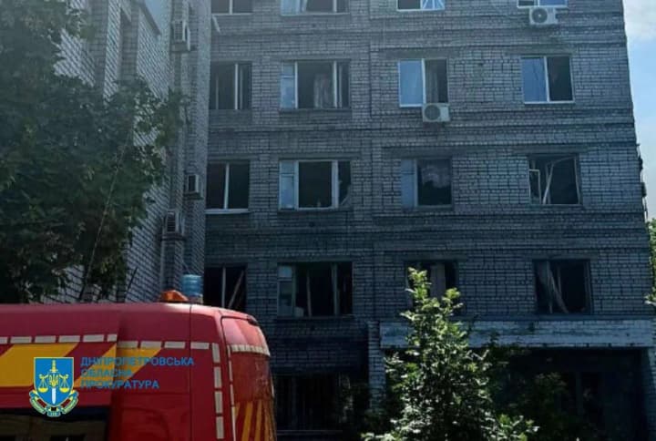 kilkist-zhertv-ataky-rf-u-dnipri-zrosla-do-8-postrazhdalykh-v-oblasti-95