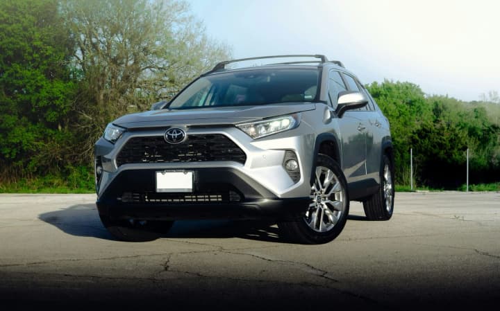 toyota-rav4-topped-the-ranking-of-the-most-popular-hybrids-in-ukraine-in-august