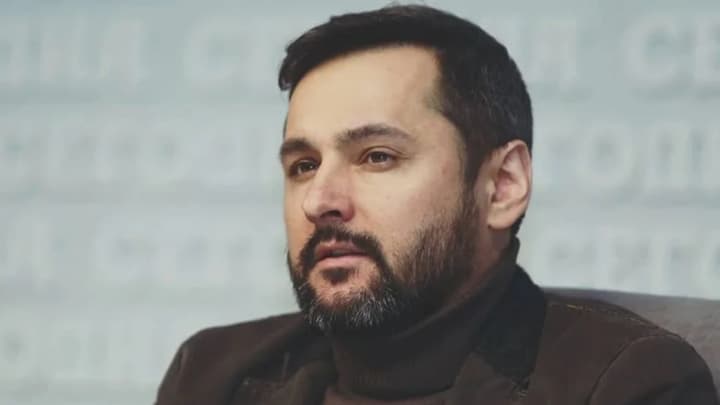 prokuratura-prosytyme-dlia-eksdyrektora-molodoho-teatru-bilousa-aresht-bez-zastavy