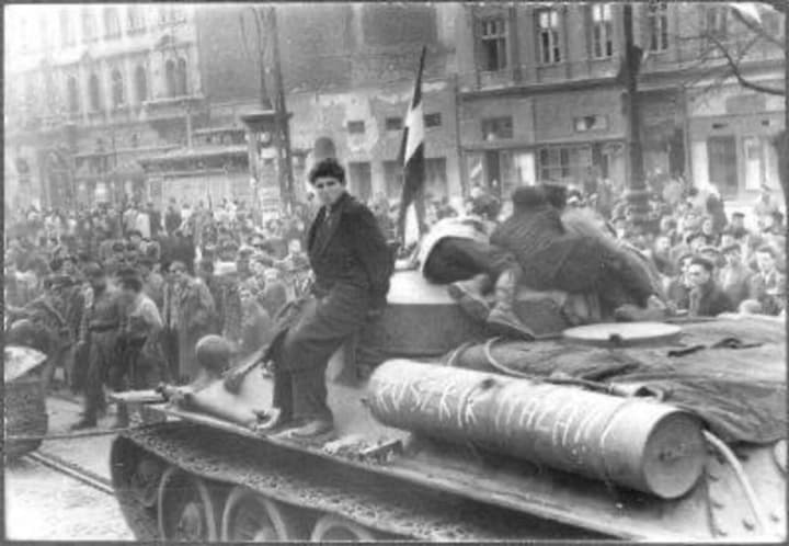 vstan-madiar-na-klych-vitchyzny-komanduvach-syl-bezpilotnykh-system-zsu-zvernuvsia-do-uhortsiv-u-richnytsiu-podii-1956-roku