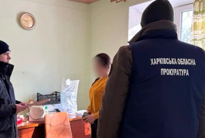 organizovala-skhemu-viezda-muzhchin-za-granitsu-s-fiktivnimi-invalidnostyami-v-kharkove-budut-sudit-vracha