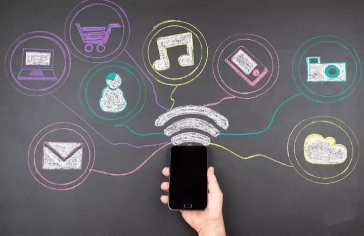 zelenskii-podpisal-zakon-dlya-uluchsheniya-mobilnogo-interneta-i-svyazi-v-ukraine-chto-izmenitsya