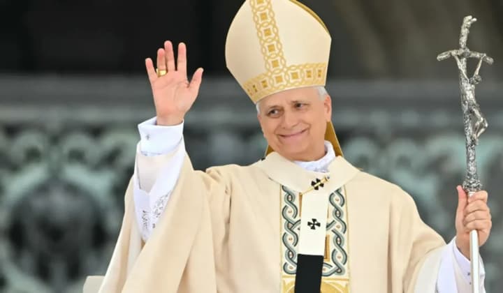 papa-lev-otpravlyaetsya-v-pervuyu-zarubezhnuyu-poezdku-chtobi-prizvat-k-miru-v-turtsii-i-livane