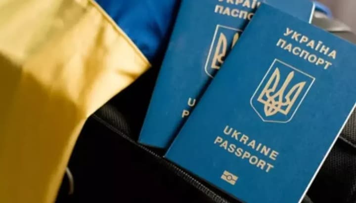 us-immigration-authorities-detain-ukrainian-women-during-green-card-interviews-despite-legal-status