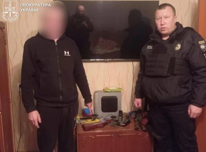 v-sumakh-muzhchina-vistrelil-iz-okna-mnogoetazhki-i-ranil-chetirekh-detei