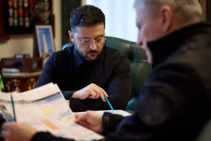 zelenskii-poluchil-doklad-rukovoditelya-vneshnei-razvedki-poruchil-bolee-predmetno-otslezhivat-sotrudnichestvo-rf-i-kitaya