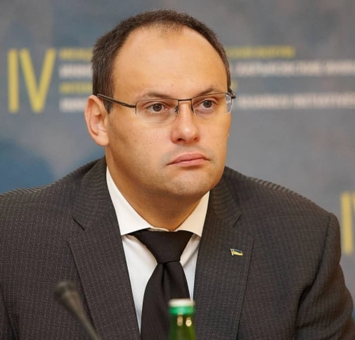 kolyshnii-uriadovets-chasiv-yanukovycha-zarobyv-na-uhodi-z-prokuroramy-sap-i-buduie-kurort-na-zakarpatti-eksprokuror