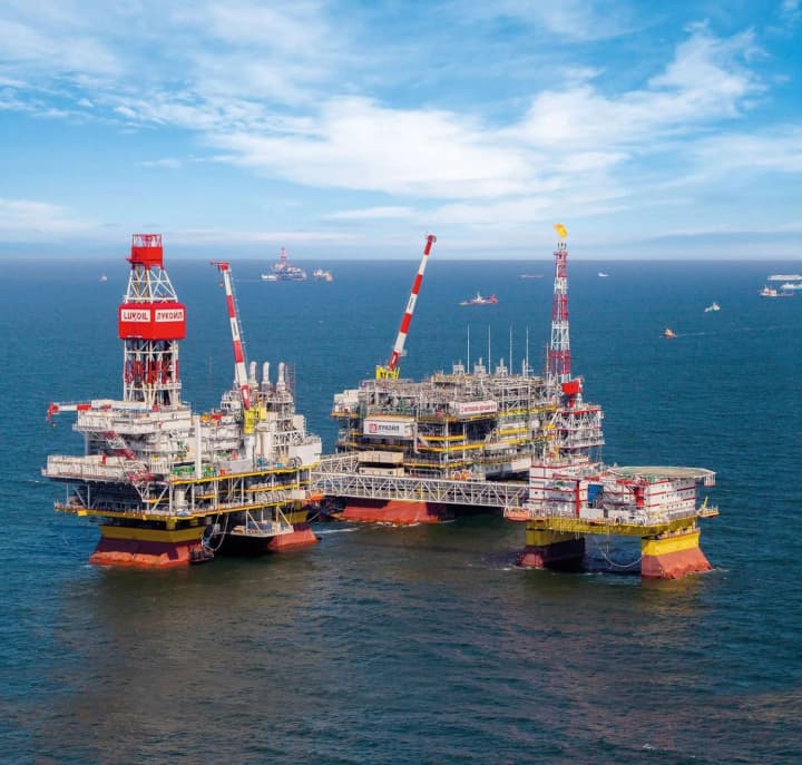 sbu-drones-halted-the-operation-of-a-russian-oil-production-platform-in-the-caspian-sea