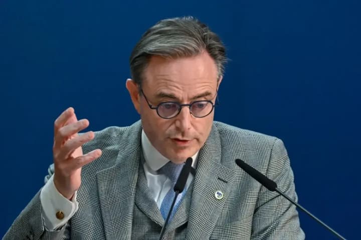 premier-belhii-de-vever-ne-vykliuchyv-yurydychnykh-dii-cherez-rishennia-yes-shchodo-rosiiskykh-aktyviv-u-euroclear