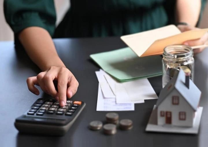 ishchut-dengi-na-voinu-tarifi-na-kommunalnie-uslugi-v-rossii-virastut-na-18percent