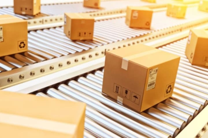 yes-zaprovadzhuie-myto-v-rozmiri-3-yevro-dlia-posylok-do-150-yevro