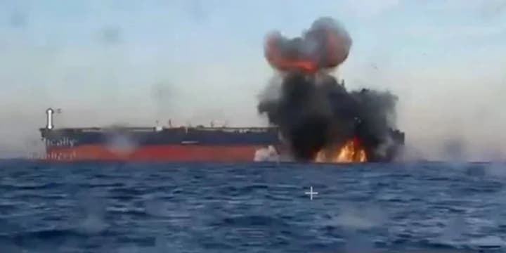 tramp-dav-dobro-na-udary-ukrainy-po-rosiiskomu-tinovomu-flotu-zmi