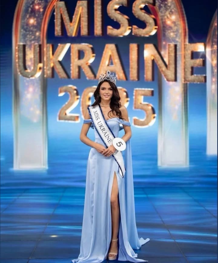 18-richna-odesytka-valeriia-lisovska-otrymala-koronu-mis-ukraina-2025