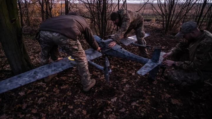 latviya-videlila-5-mln-yevro-na-droni-dlya-ukraini-iz-za-blokirovki-yevropeiskogo-fonda-mira