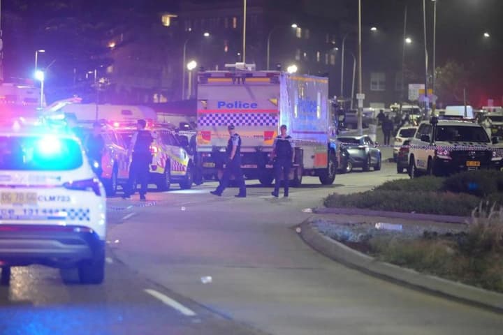 hanukkah-terror-attack-in-sydney-death-toll-rises-to-16-including-a-child