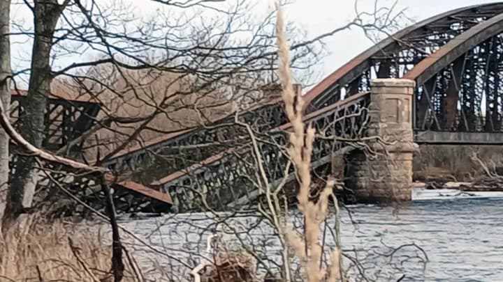 historic-viaduct-collapses-into-river-spey-in-scotland