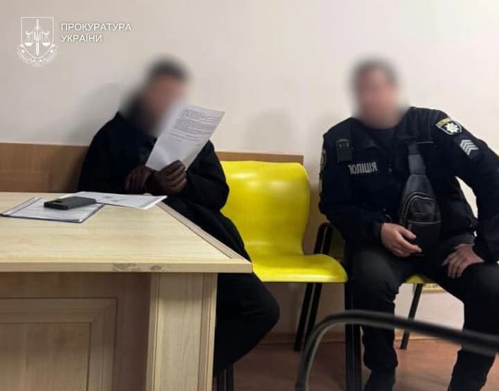 v-kieve-zaderzhali-muzhchinu-kotorii-ubil-89-letnyuyu-babushku-i-pitalsya-ubit-mat