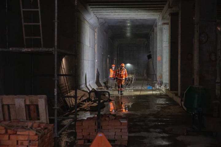 work-continues-simultaneously-at-6-sites-around-the-clock-klychko-showed-photos-of-the-metro-construction-in-vynohradar