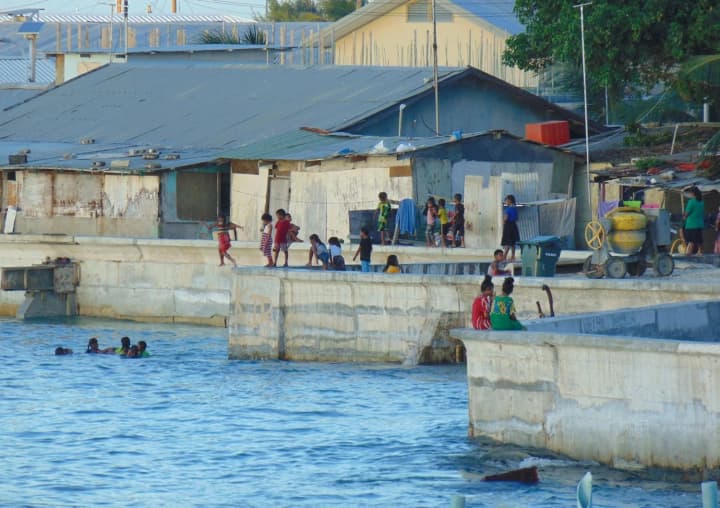 marshallovi-ostrova-pervimi-v-mire-budut-platit-vsem-grazhdanam-po-200-dollarov-yezhekvartalno