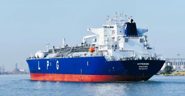 rosiiskyi-tanker-hyperion-pershym-porushyv-morsku-blokadu-trampa-u-venesueli