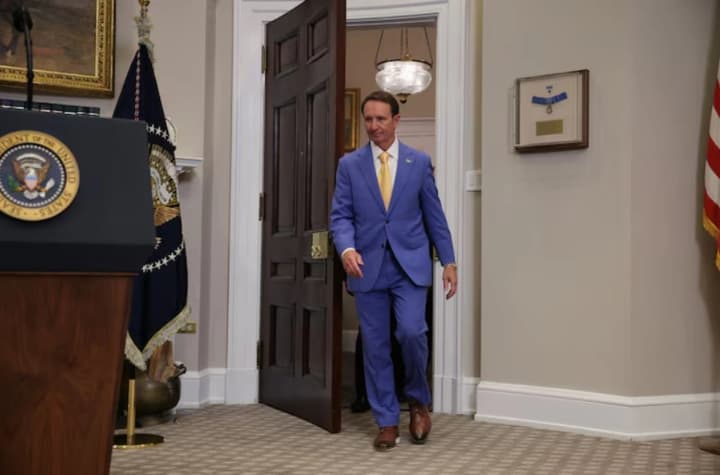 tramp-naznachil-spetsposlannika-ssha-v-grenlandii