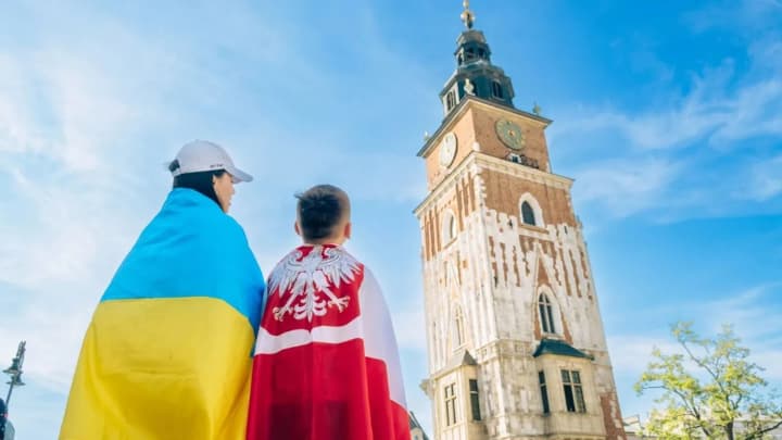 navchit-svoiu-donku-rozmovliaty-polskoiu-stavlennia-do-ukraintsi-u-polshchi-pohirshuietsia-the-guardian