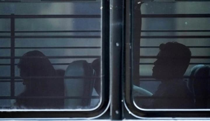 administratsiya-trampa-planiruet-prevratit-promishlennie-skladi-v-megatsentri-dlya-deportatsii