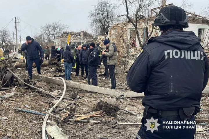 russian-missile-hit-a-residential-area-of-uman-police-showed-the-consequences-of-the-strike