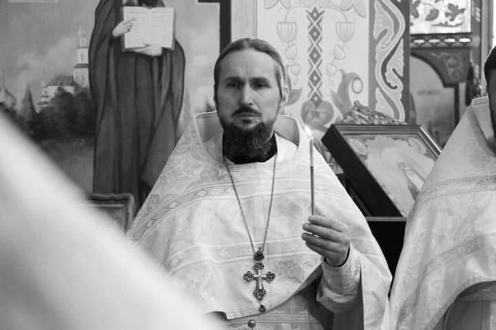 yego-ubila-rossiya-nastoyatel-khrama-pokrova-presvyatoi-bogoroditsi-upts-mp-pogib-ot-obstrela-v-donetskoi-oblasti