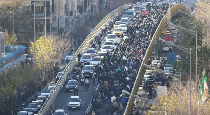 protests-in-iran-protesters-tried-to-seize-government-building-law-enforcement-officers-injured