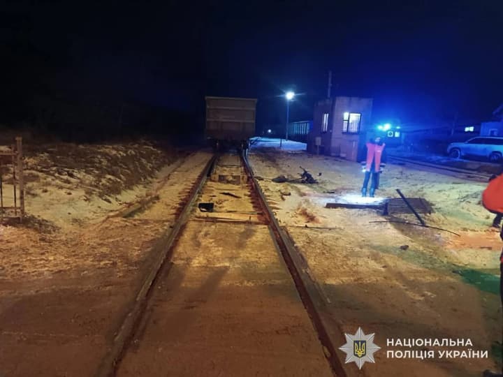 bmw-ran-a-red-light-and-crashed-into-a-locomotive-fatal-accident-at-a-level-crossing-in-lviv-region