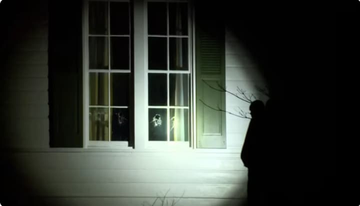 unknown-assailant-smashes-windows-at-vances-ohio-residence-with-a-hammer