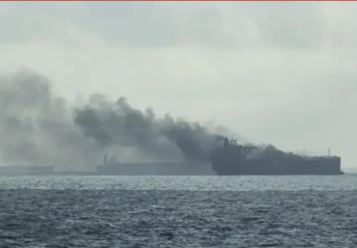 neftyanoi-tanker-elbus-porazhen-dronom-v-chernom-more-yego-nazivayut-sudnom-tenevogo-flota-smi