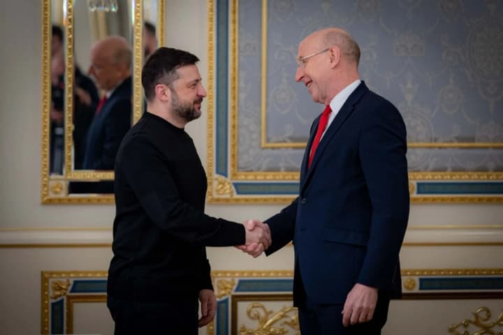 zelenskyi-obhovoryv-z-ministrom-oborony-brytanii-rozmishchennia-kontynhentu-ta-poshuk-raket-dlia-ppo