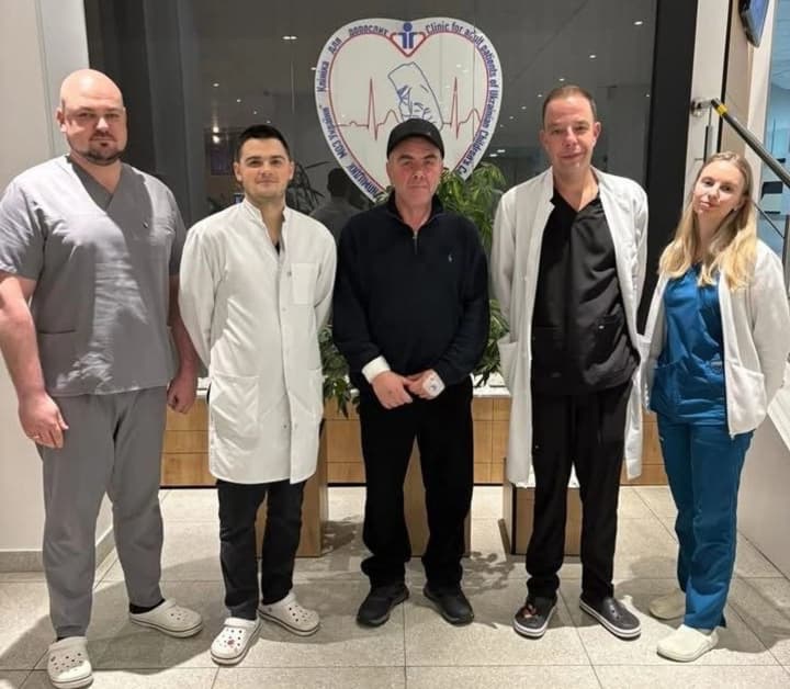 ne-ihnoruite-pekuchyi-bil-za-hrudynoiu-u-stolychnomu-kardiotsentri-vriatuvaly-patsiienta-z-krytychnym-urazhenniam-arterii