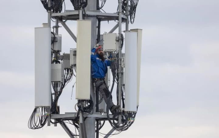 blackouts-frost-and-shelling-will-mobile-communications-withstand-a-new-wave-of-energy-crisis