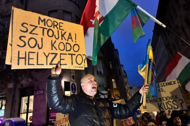 hungarys-roma-community-protests-against-statements-by-orbans-ally