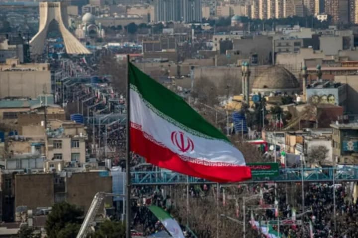 iran-pochav-viiskovi-navchannia-v-ormuzkii-prototsi-na-tli-napruhy-zi-ssha-zmi