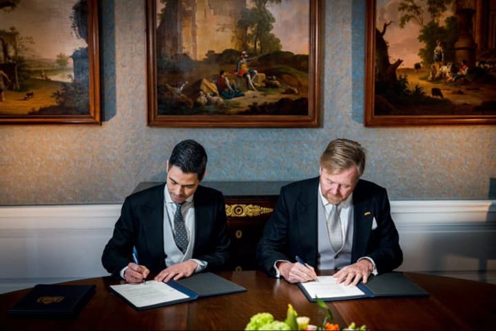 the-netherlands-gets-its-youngest-prime-minister-in-history-the-king-swore-in-the-new-coalition-government