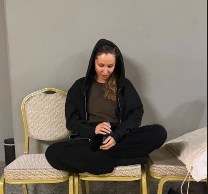 loboda-okazalas-v-dubae-vo-vremya-iranskikh-atak-i-pokazala-video-s-parkovki